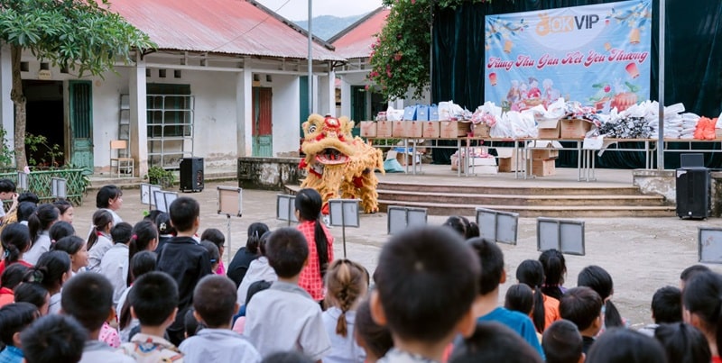 Hình ảnh về buổi thiện nguyện Trung thu gắn kết yêu thương